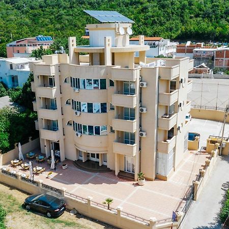 Hotel Dana Čanj Zewnętrze zdjęcie