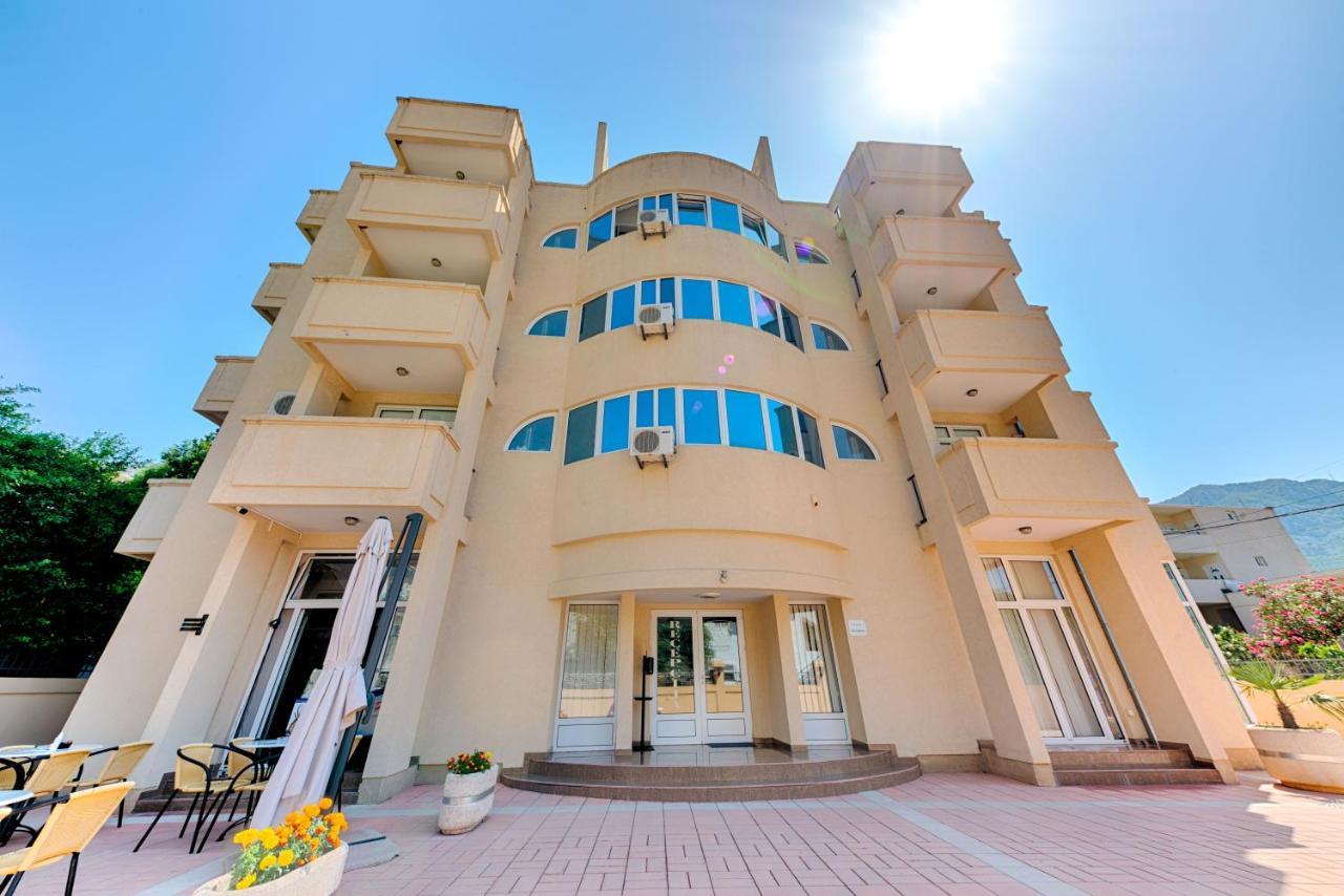 Hotel Dana Čanj Zewnętrze zdjęcie