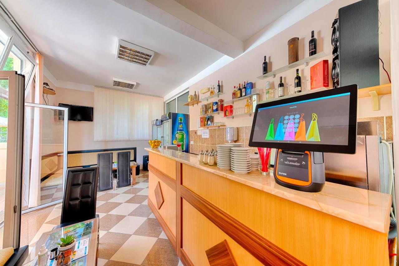 Hotel Dana Čanj Zewnętrze zdjęcie
