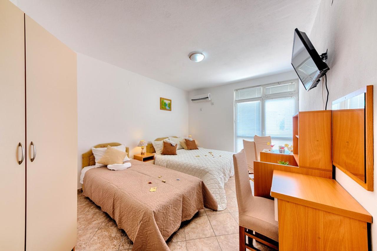 Hotel Dana Čanj Zewnętrze zdjęcie