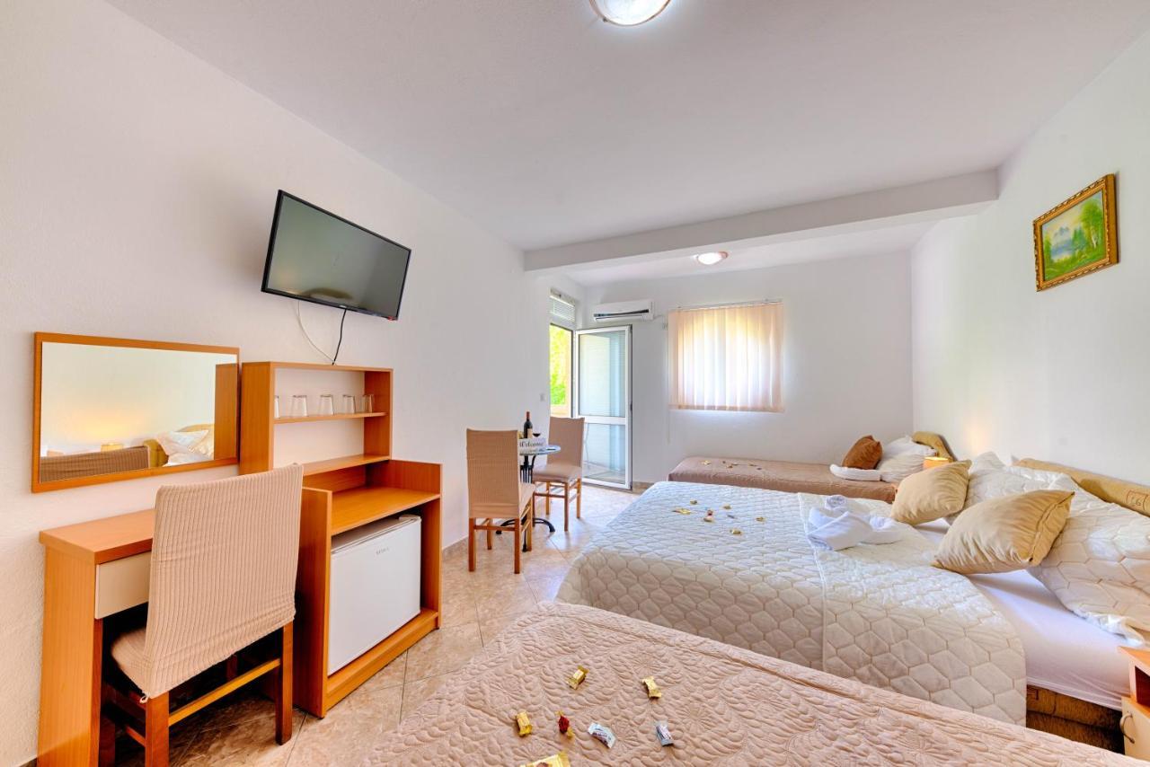 Hotel Dana Čanj Zewnętrze zdjęcie