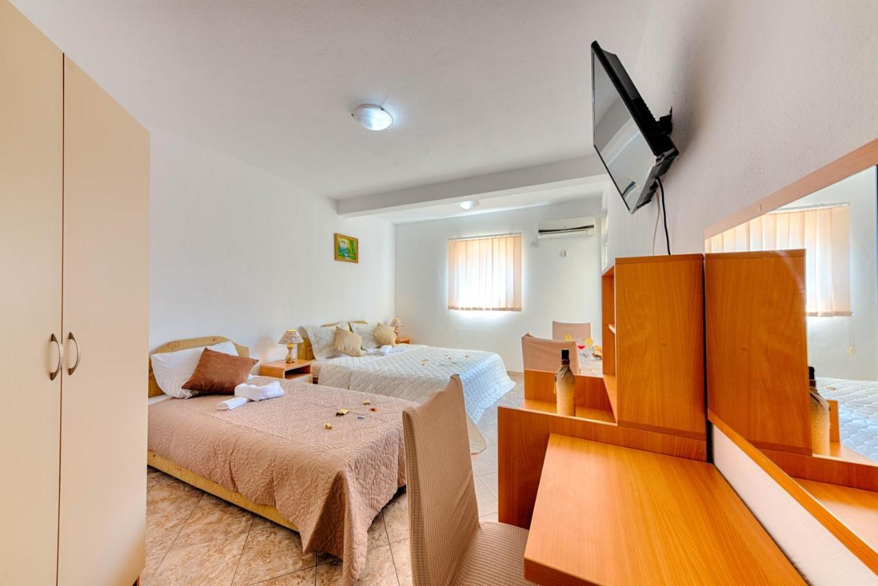 Hotel Dana Čanj Zewnętrze zdjęcie