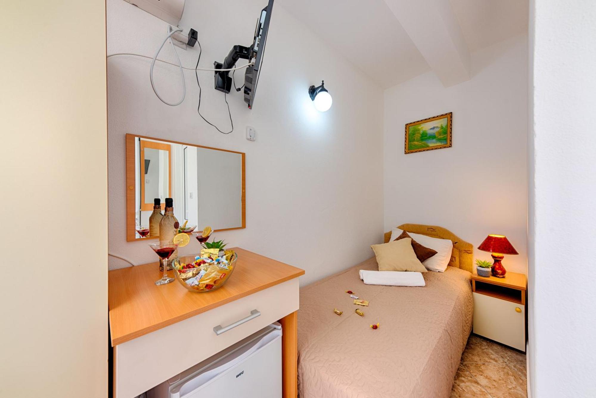 Hotel Dana Čanj Zewnętrze zdjęcie